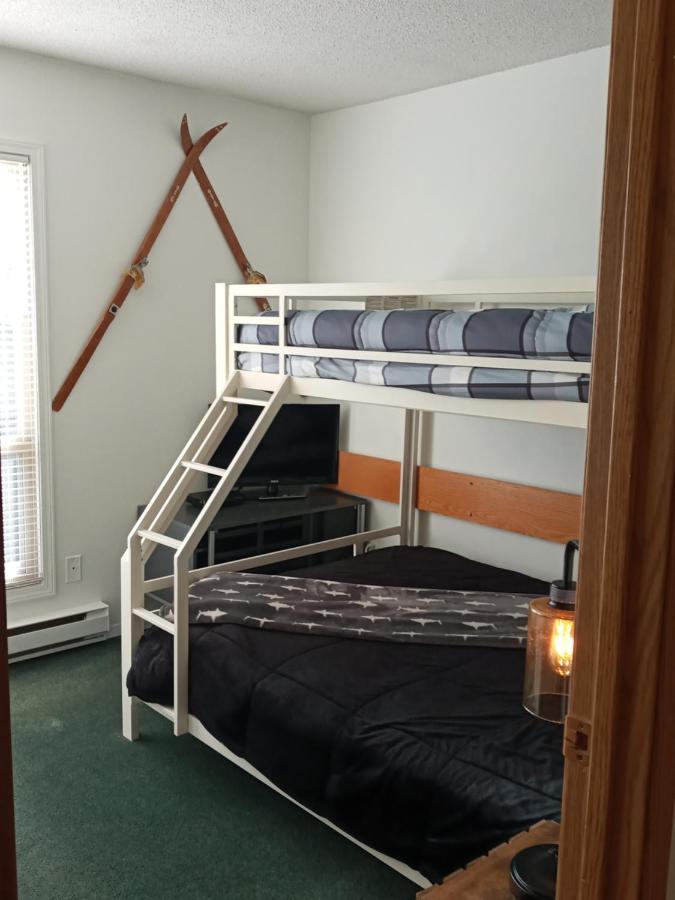Village Center 2 Bedroom Condo Big White Ski Resort Bagian luar foto